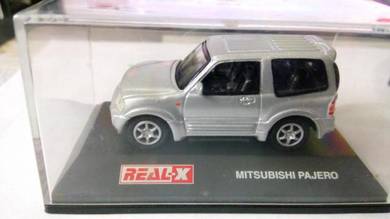 Real-x 1:72 MITSUBISHI PAJERO SILVER