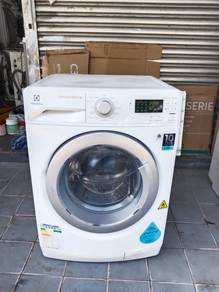 Jenama Electrolux combo 2in1 washer 7kg dryer 5kg