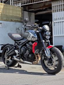 Triumph Trident