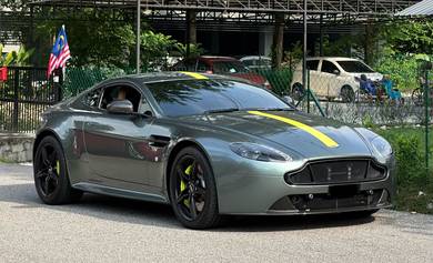 Aston Martin Vantage V8 ROADSTER in Petaling Jaya, SGR