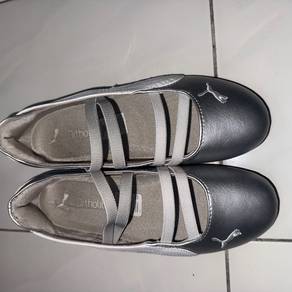 PUMA Shoes for Sale! 🩶🤍