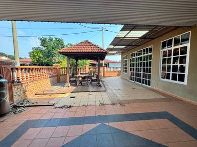 Semi-Detached House For Sale in Lunas,KDH