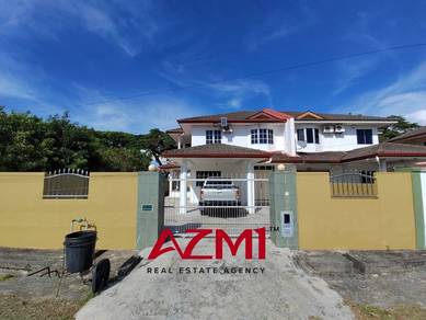 Semi-Detached House For Sale in Miri,SWK