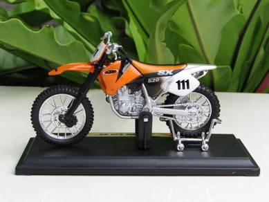 Maisto 1-18 (2001) KTM 520 SX #111 Supermoto CROSS