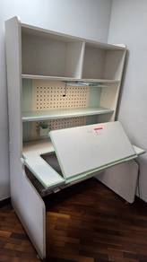 iloom Desk with OLED sliding lighting