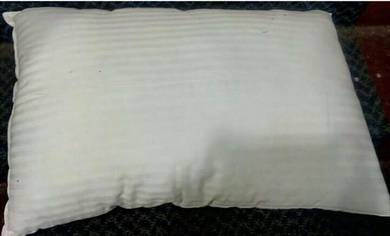 Bantal hotel fiber