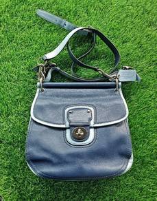 Coach Original leather 2 way sling bag