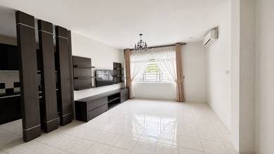 Condominium For Sale in Eden Heights