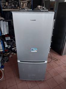 Peti sejuk/ ais/ fridge/ chest freezer. 