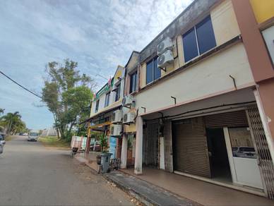 Shop lot For Sale in Cheng,MLK