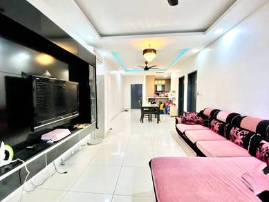 Condominium For Sale in The Holmes 2