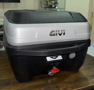 Givi heavy duty rack + givi box BOLD 32ltr