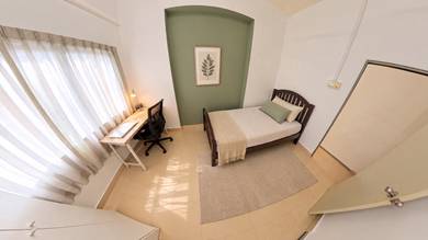 Room in Seri Kembangan, SGR