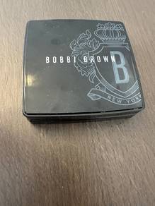 Bobbi Brown Sheer Finish Pressed Powder - Pale Yel