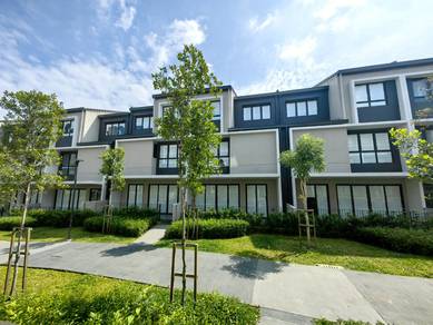 3-storey Terraced House For Sale in Serdang,KUL