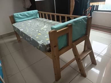 Toddler's Bed 