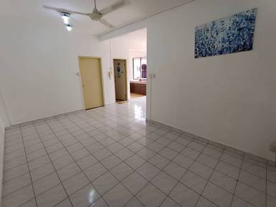 Apartment For Sale in Beverly Hills 1
