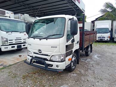 2023 Hino XZU600 Kargo Am 10'4 TipTop Condition