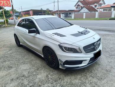 Mercedes Benz A45 45 AMG (CBU) in Kajang, SGR