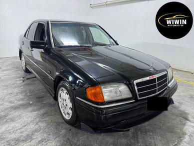Mercedes Benz C180 180 ELEGANCE (CBU) in Balakong, SGR