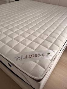 *Like New* King Size Topper (Getha - 9cm)