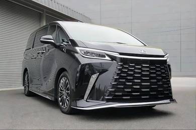Lexus LM 500H VERSION L in Ampang Hilir, KUL