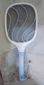 Rechargeable mosquito swatter