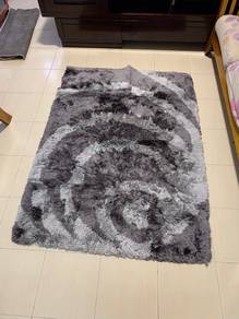 Grey Shaggy Rug with Swirl Pattern