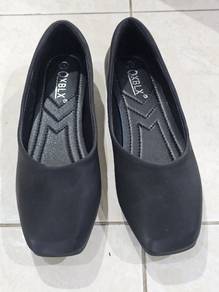learher massage shoes