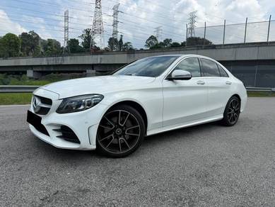 Mercedes Benz C300 300 AMG LINE in Seri Kembangan, SGR