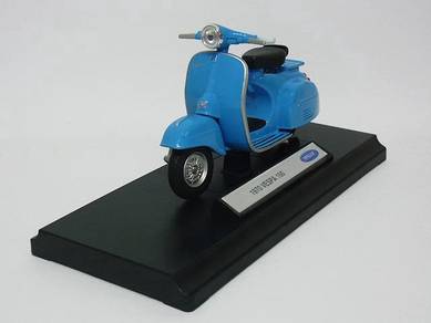 1970 Vespa 150 miniature scooter model