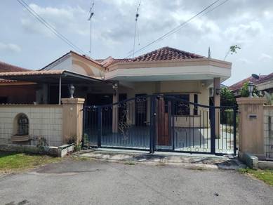 Semi-Detached House For Sale in Kluang,JHR