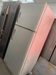 ⁠⁠Big LG 2 doors fridge Peti Sejuk Ais Ice