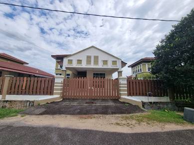 Bungalow House For Sale in Krubong,MLK