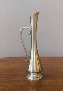Crystal Pewter vase with handle
