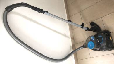 Philips PowerPro BagLESS Vacuum Cleaner F9350/61