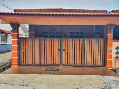 1-storey Terraced House For Sale in Telok Mas,MLK