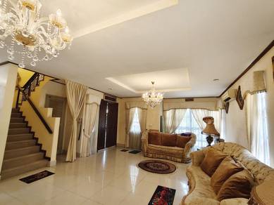 Semi-Detached House For Sale in Shah Alam,SGR