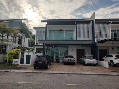 Semi-Detached House For Rent in Bandar Kinrara,SGR