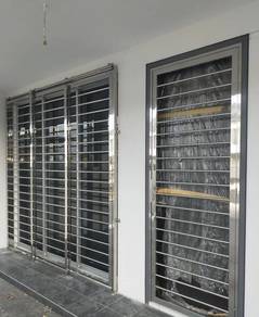 Gate, Glass fencing and Alla type of grill by stai