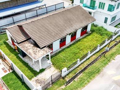 Bungalow House For Sale in Seri Kembangan,SGR