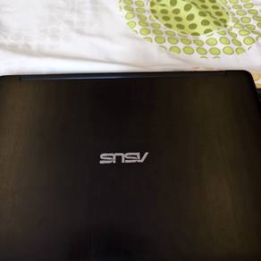 ASUS 17 inch laptop