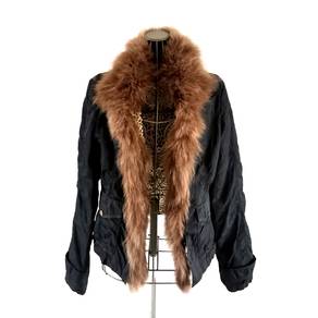 Piece Montee Big fur Collar and fur-trimmed Light