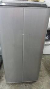 Refrigerator Sanyo Fridge Peti Ais 1 Door Freezer