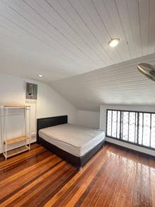 Room in Jelutong, PNG