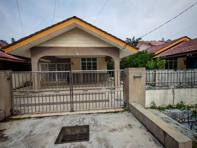 Semi-Detached House For Sale in Seri Manjong,PRK
