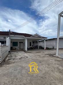 Semi-Detached House For Sale in Miri,SWK