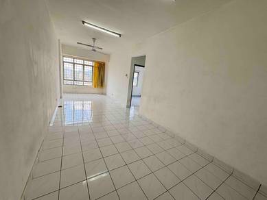 Apartment For Sale in Suria Kipark Damansara