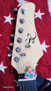 beberapa gitar  utk dilepaskan