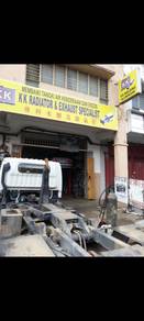 Delivery Motorcyclist / Penghantar Bermotosikal